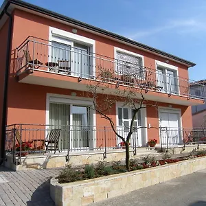 Nina Apartman